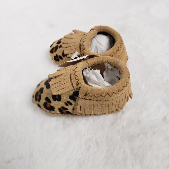 Minnetonka Riley Leopard Hair on Hide Baby Moccasins Size 1 NWT - Picture 4 of 12